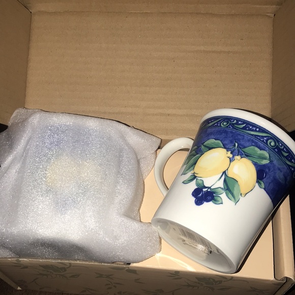 NWT Wedgwood Home Amway 2 Lemon Tree England Mugs - Picture 2 of 10
